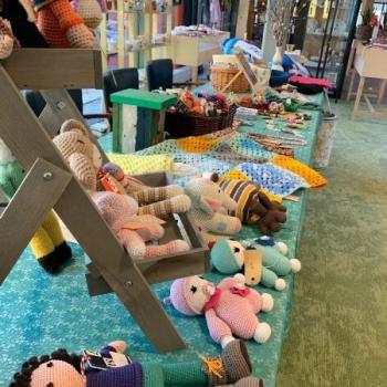 Atelier SKON is een creatieve broedplaats waar deelnemers samen komen om nieuwe producten te maken. Deze producten worden gemaakt van restmateriaal...