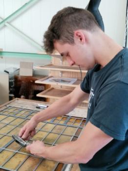 Alternatief beglazen U wilt enkel glas-in-lood voorzien van voor- of soms achterzet-beglazing of zelfs isolatieglas ter bescherming van het raam...