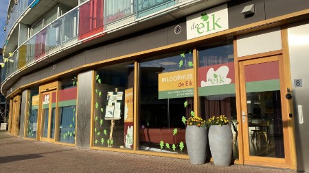 Bij De Eik is iedereen welkom die met kanker in aanraking is gekomen Of je nu zelf ziek bent (geweest), om...