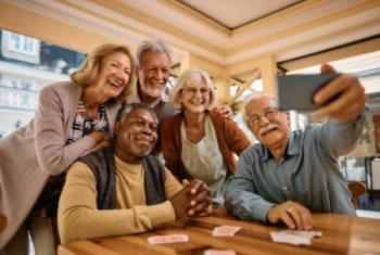 Mijn naam is Constance. Ik organiseer activiteiten voor alleenstaanden van 60-, 70- en 80-plus in Eindhoven en omgeving. Mocht je het leuk vinden...