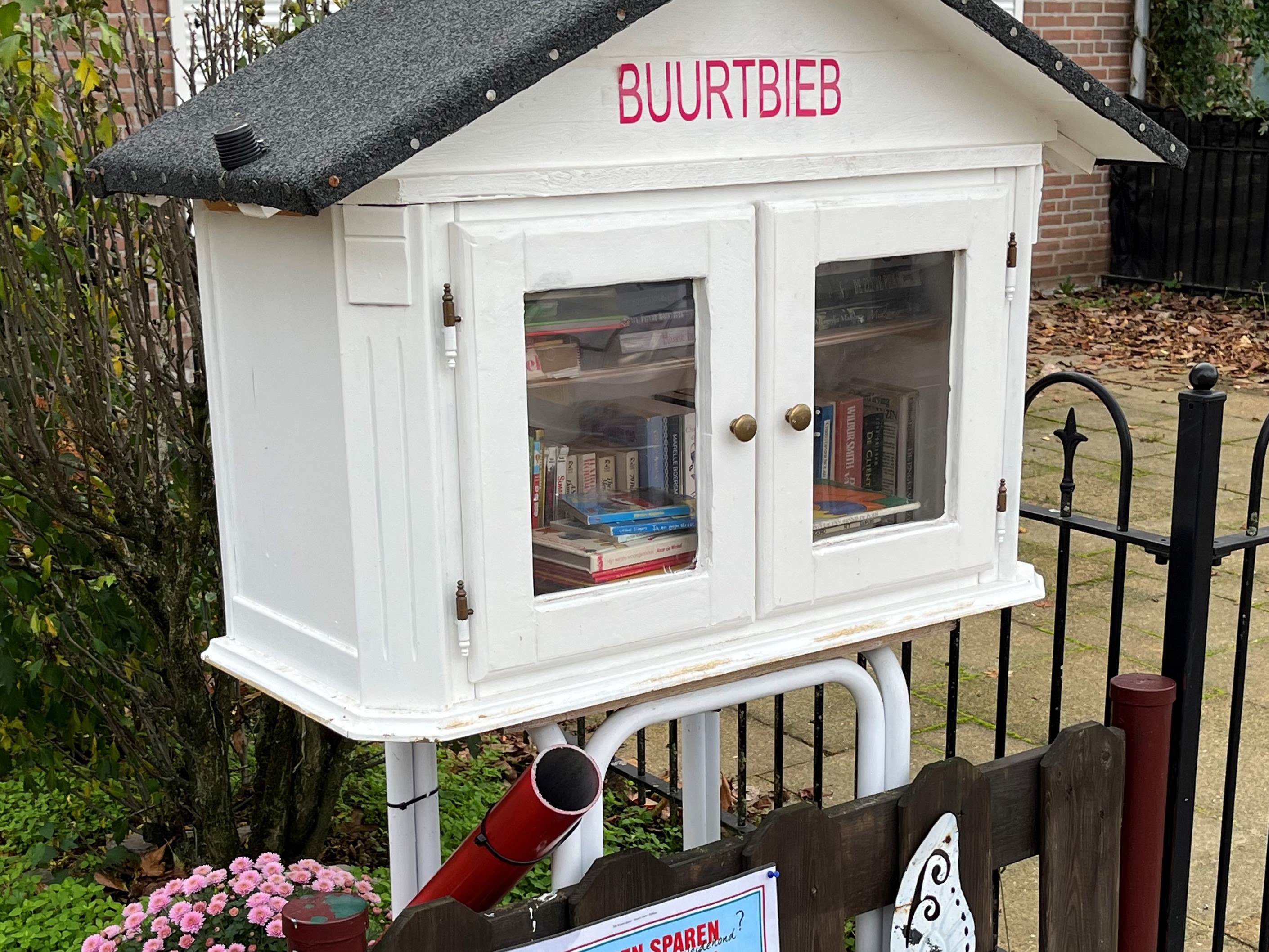 BOEK en WEGGEEF plekjes in de buurt