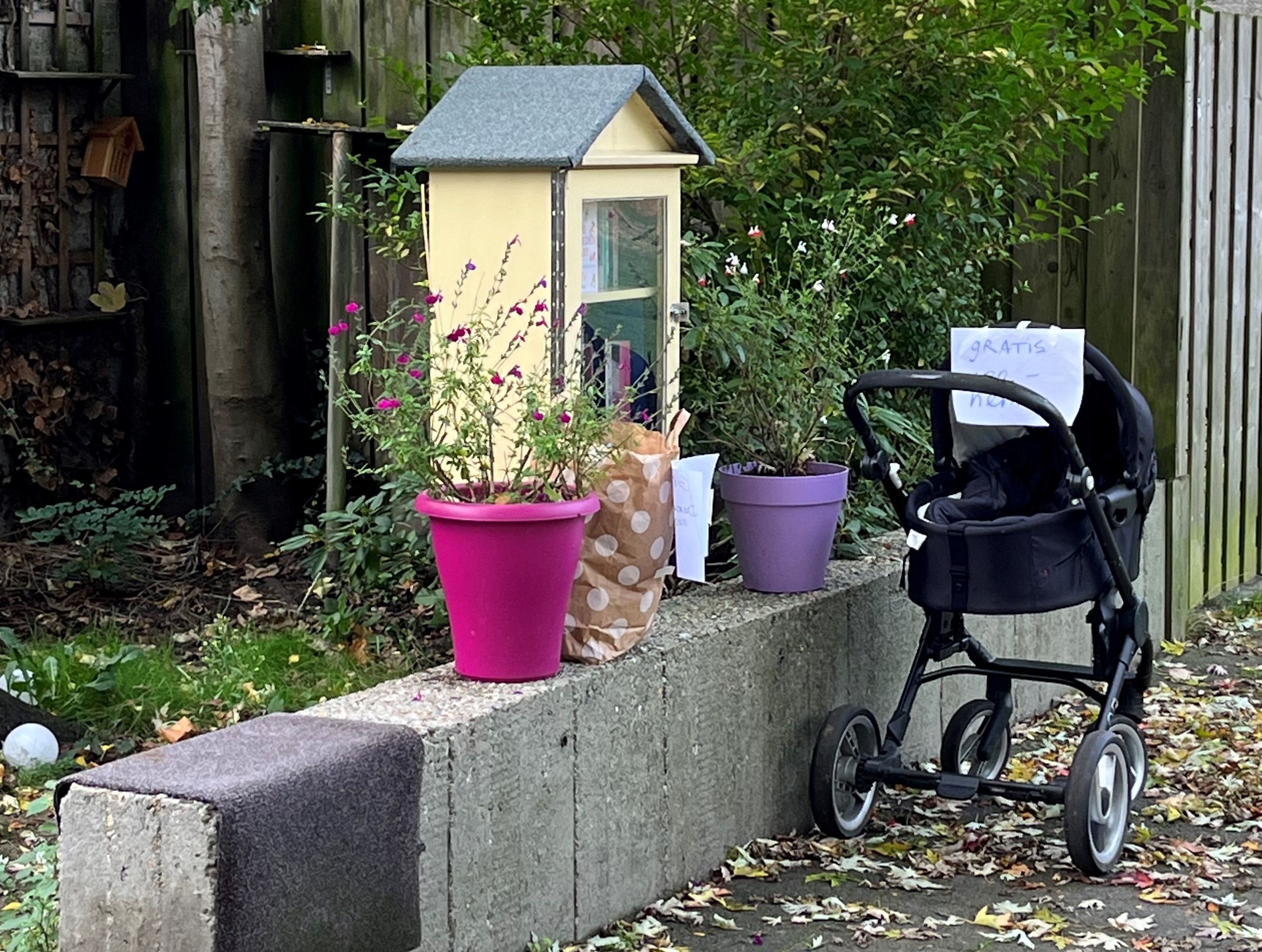 BOEK en WEGGEEF plekjes in de buurt